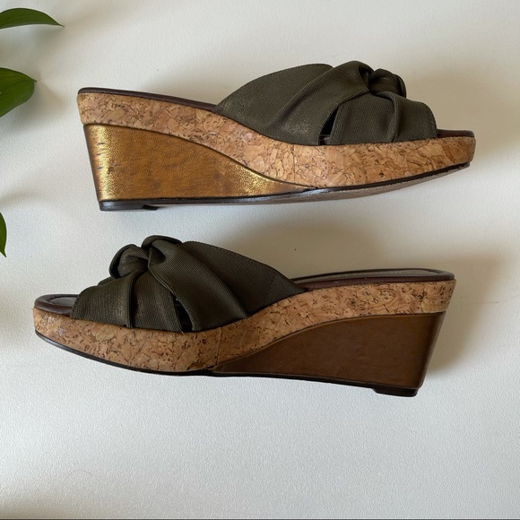 DONALD J PLINER CHARM KNOTTED OPEN TOE WEDGE - Picture 9 of 10